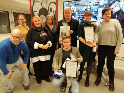 Hae Kunnioittavasti köyhyydestä -raatiin, ehdota juttuja tunnustuksen saajaksi
