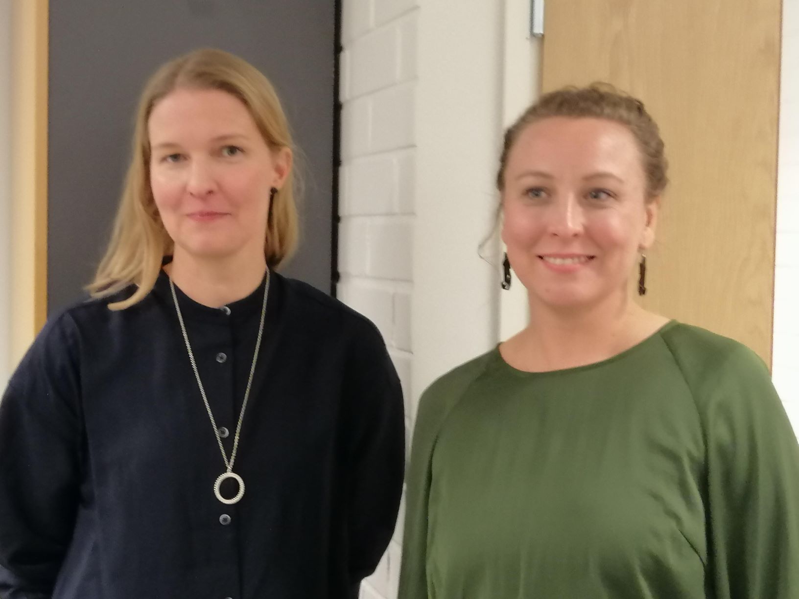 Katri Jaalamaa vasemmalla vieressään Anni Alatalo