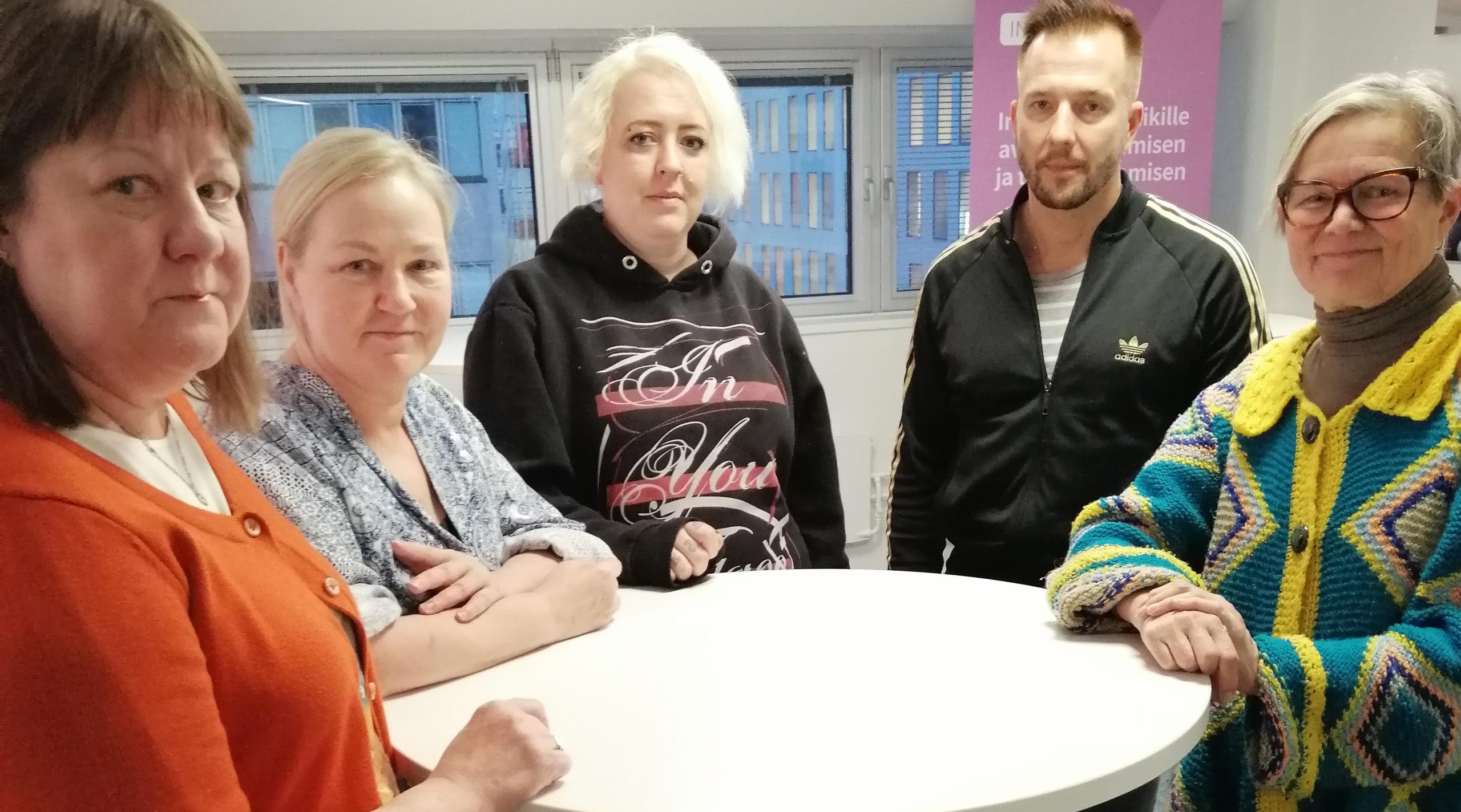 Jäseniä haetaan Kunnioittavasti köyhyydestä -tunnustuksesta päättävään raatiin